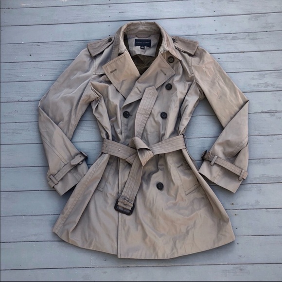 Banana Republic Jackets & Blazers - Banana Republic Taupe/Khaki belted trench coat M